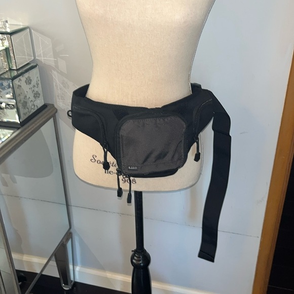 5.11 SELECT CARRY PISTOL POUCH - Picture 2 of 12